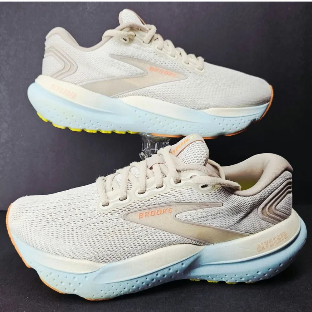 Brooks Women 8 Comfy footwear